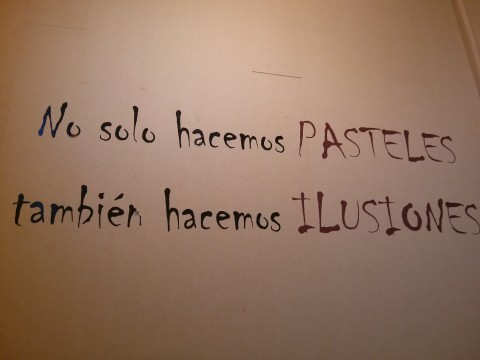 Lema de la empresa Galleros Artesanos