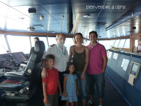 ¡Con el capitán del barco! 