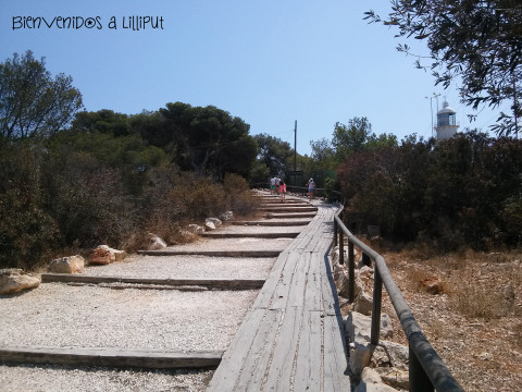 PAsarela para llegar al Cabo de la Nao