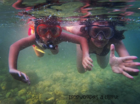 Haciendo snorkerl en cala blanca