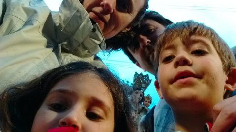¿Os gusta nuestro selfie con la Virgen?