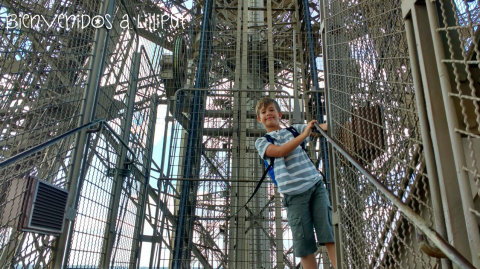 Subiendo a la Torre Eiffel por las escaleras
