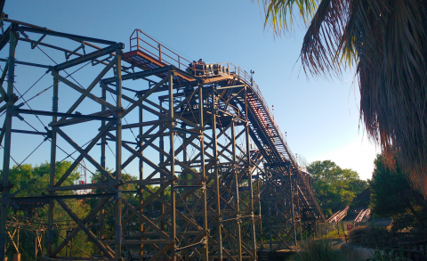 Atracción en PortAventura con niños Atracción en PortAventura con niños