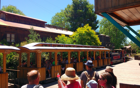 Tren en PortAventura con niños Tren en PortAventura con niños